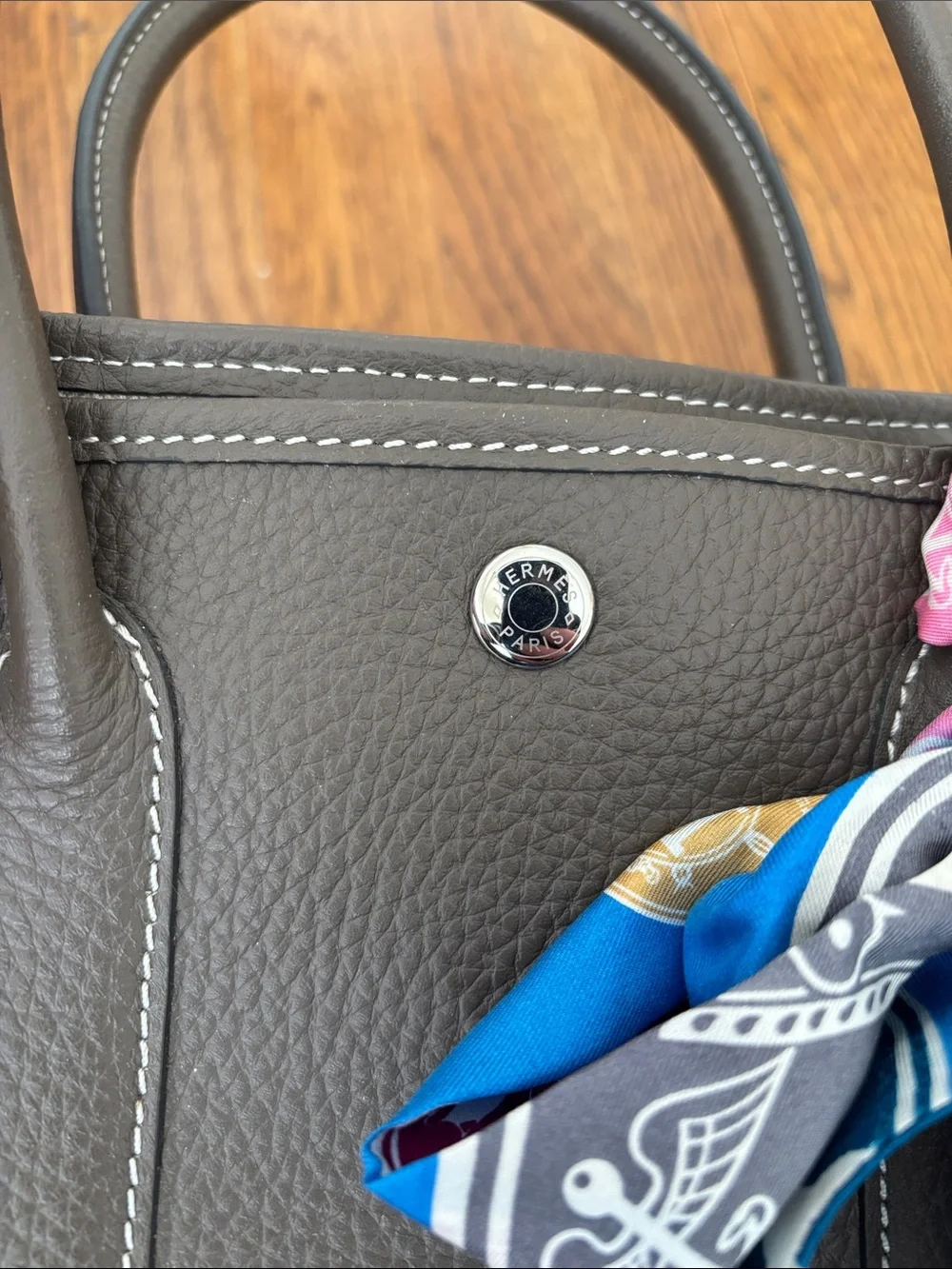 Hermes Gray Pebbled Leather Tote with Blue Accent Scarf - Picture 2 of 9